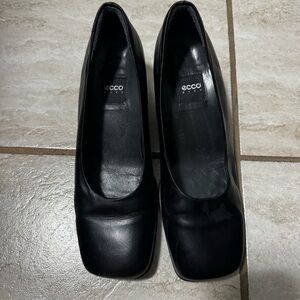 Ecco Black Leather Square-Toe Heels
